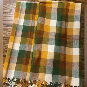 Set of 2 NWT Heather Taylor Home Tea/Guest Towels from Nordstrom